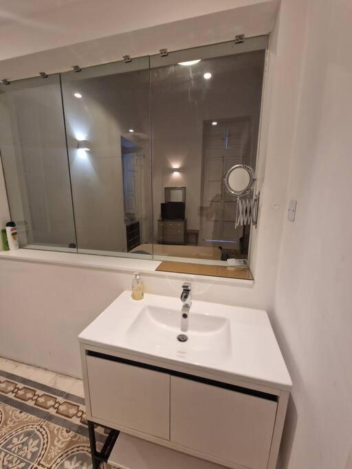 No 60, 2Nd Floor, Centrally Located, Fully Equipped Studio Apt Floriana Exterior foto